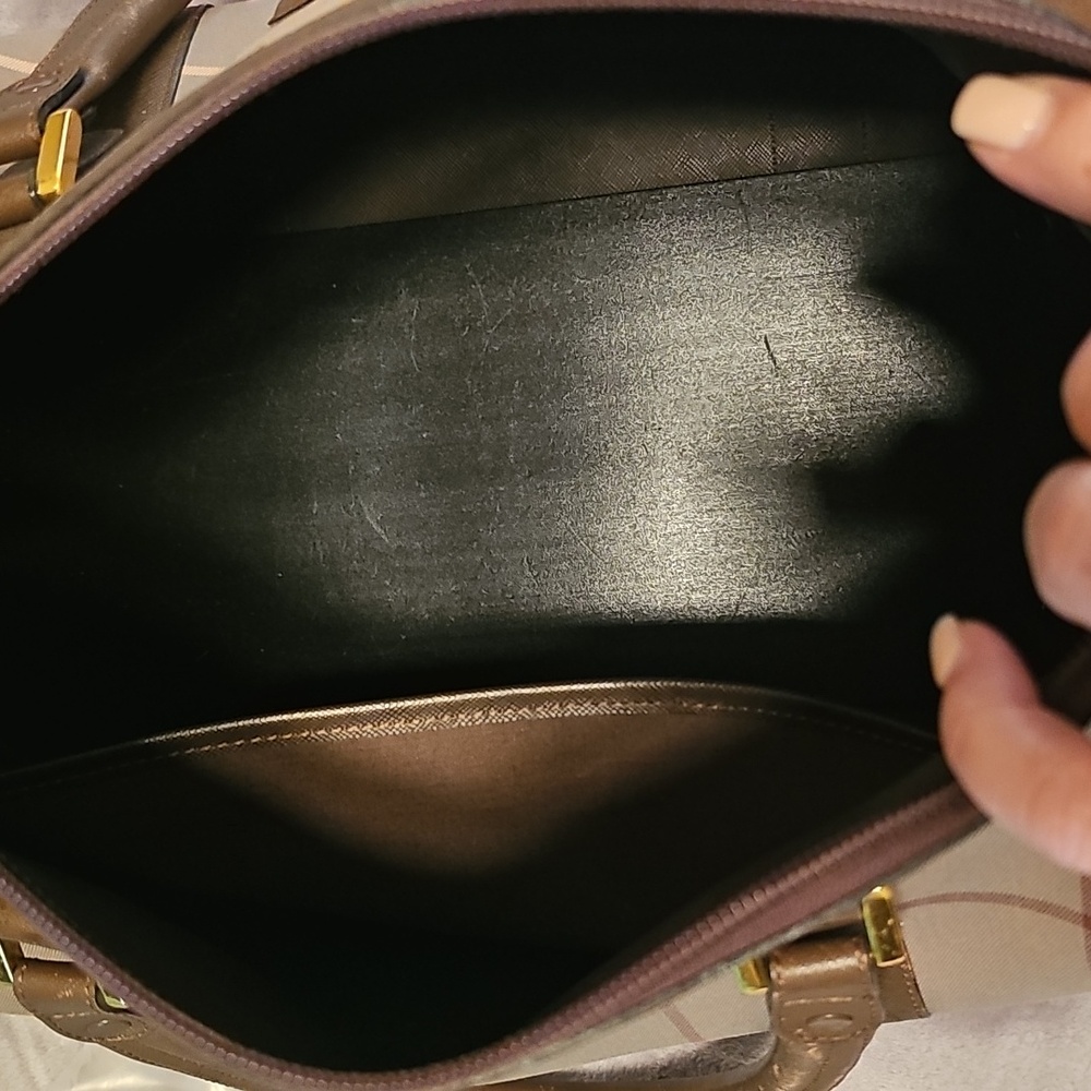 Burberrys Tan and Brown Travel Bag with Signature Style - Picture 10 of 13